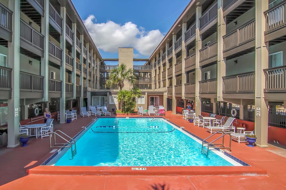 Sand Dollar Villas | Community Pool