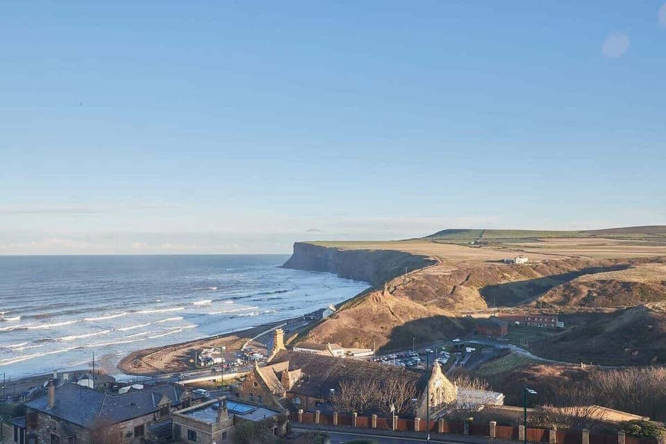 Huntcliff View Apartment, Saltburn-by-the-Sea - Host & Stay