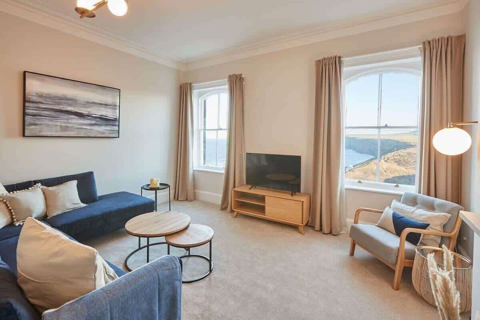 Huntcliff View Apartment, Saltburn-by-the-Sea - Host & Stay