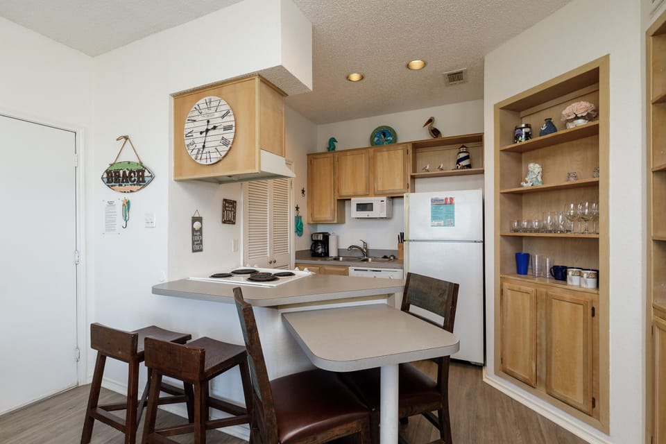 Breakfast bar and nook with seating for four