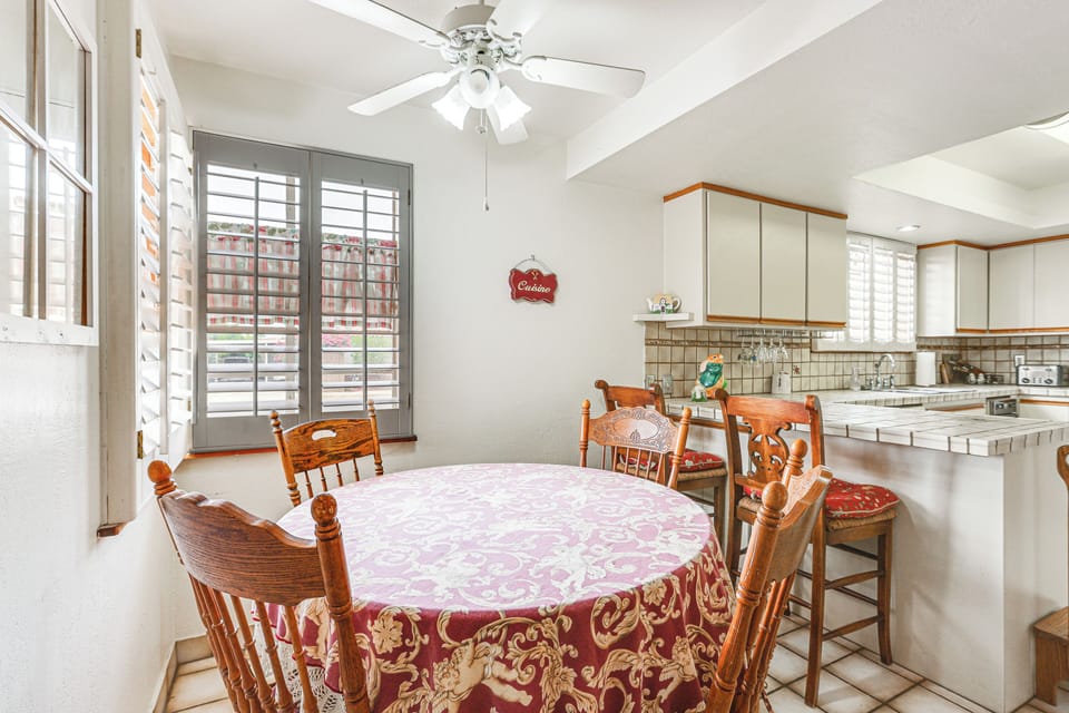 Kitchen Table | Fully Equipped Kitchen | Breakfast Bar