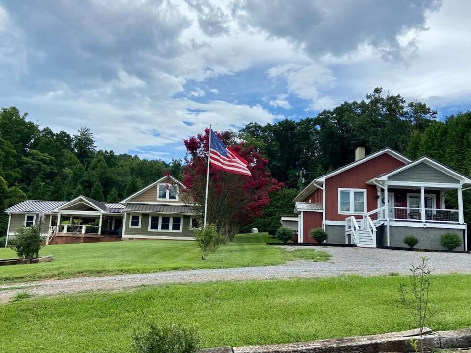 Wolfehaven,llc
Asheville, NC