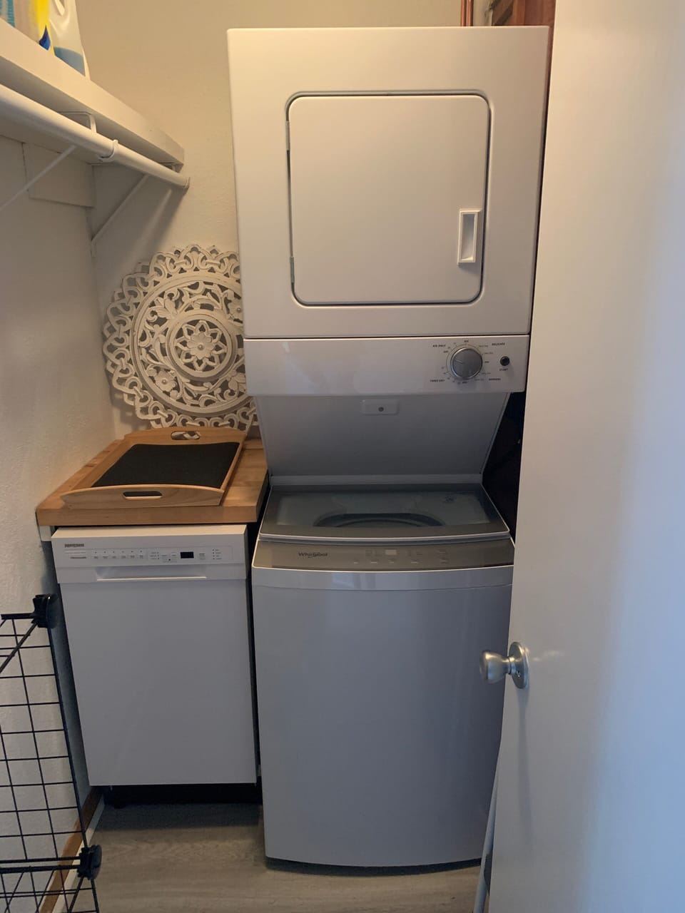 Laundry/Dishwasher Closet