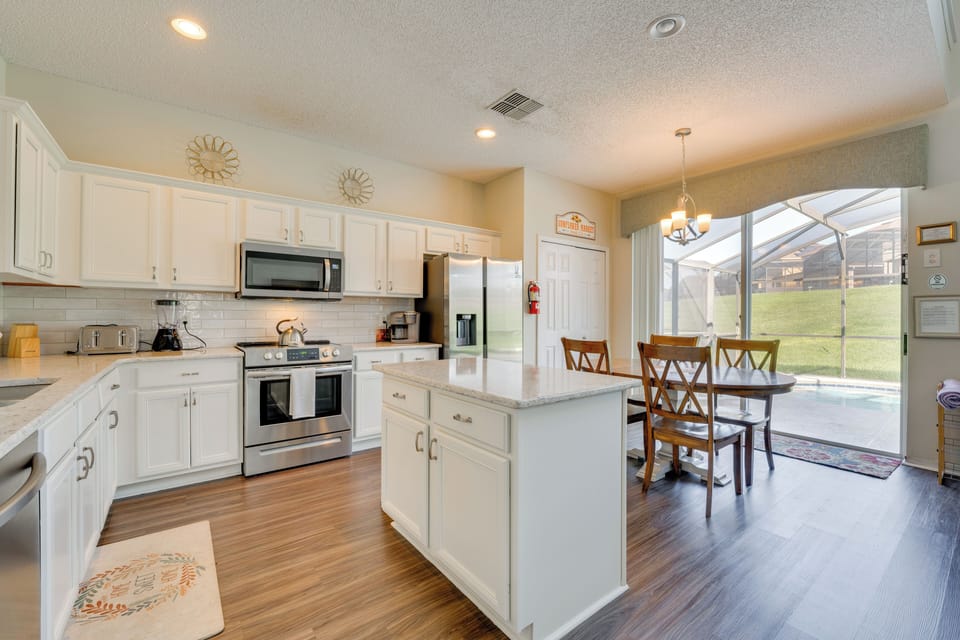 Kitchen & Dining Nook | Cooking Basics | Drip & Keurig Coffee Makers