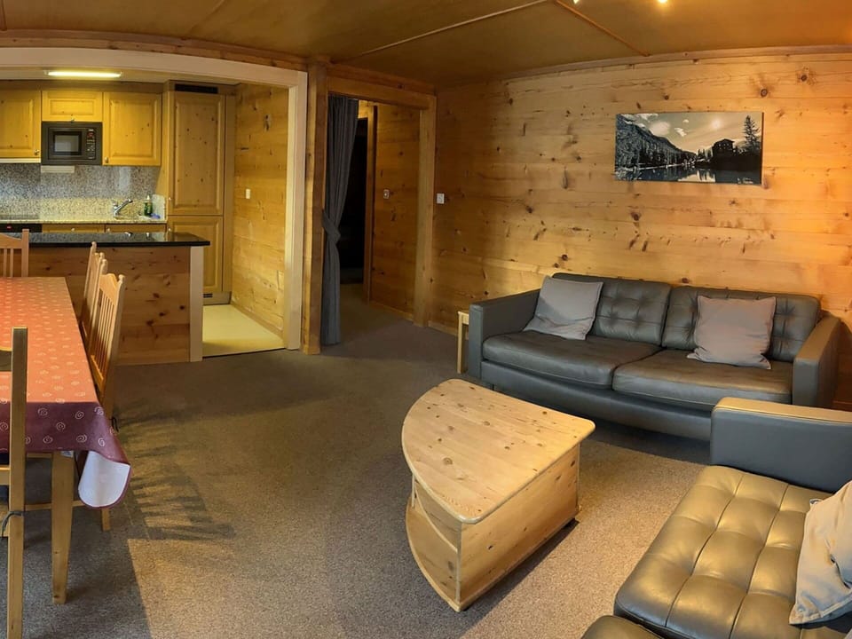 Furniture, Property, House, Wood, Table, Architecture, Interior Design, Comfort, Building, Flooring