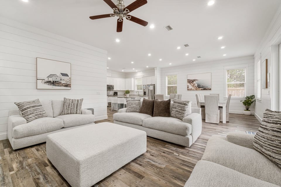 Spacious Living and Dining Area On 1st Floor