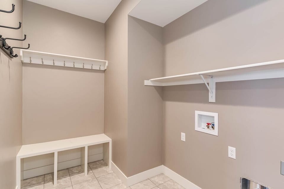 Main Level Mud Room