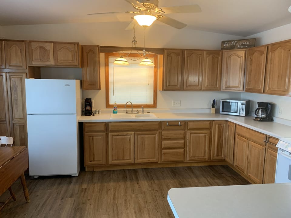 Full Kitchen with all cookware
