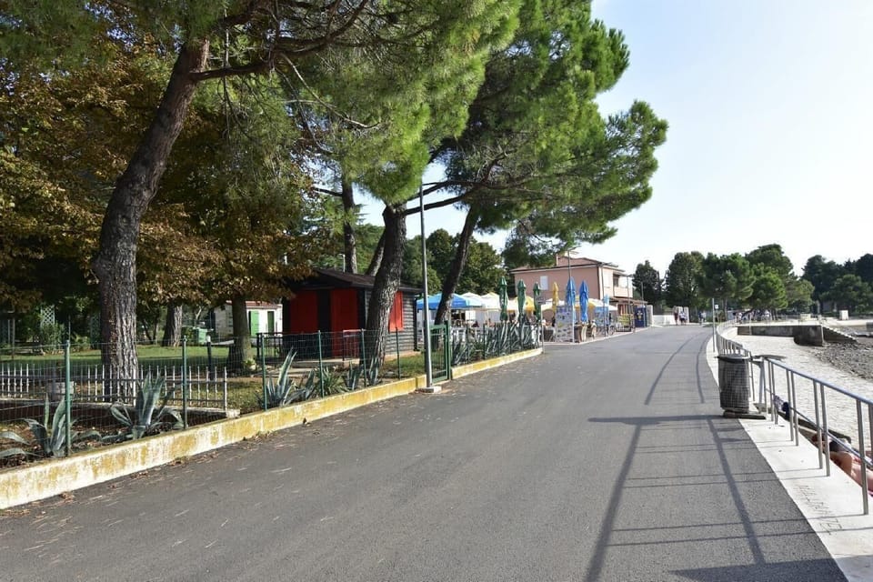 The promenade near the Villa Rita beach full of fast food and bars to have a snack.