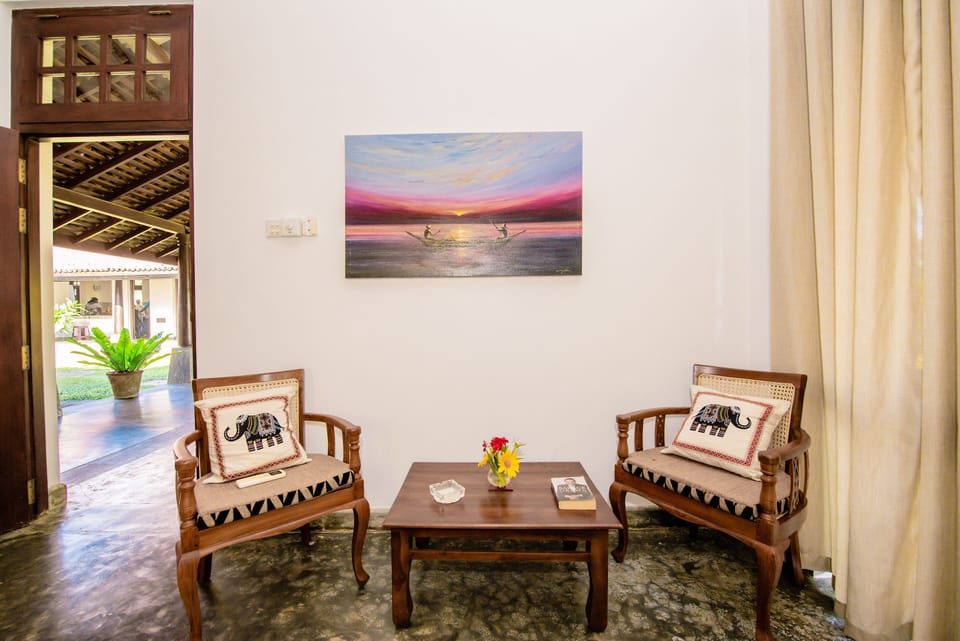 lounge in room