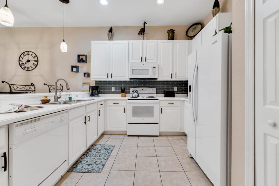Fully equipped kitchen.