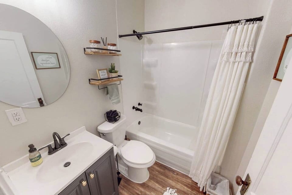 Bathroom with Tub Shower Combo