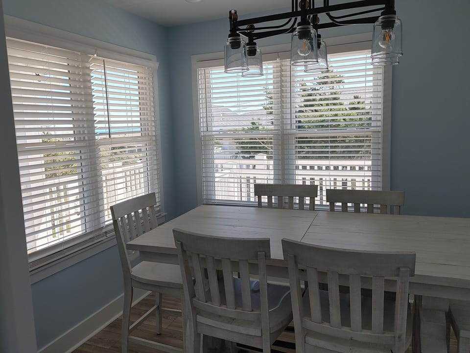 Dining room sets 6 has leaf for 8. perfect for puzzling, games and visiting w/TV