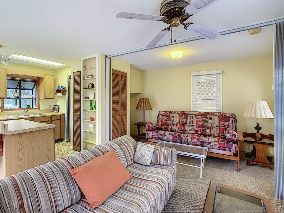 Guest house LR/BR