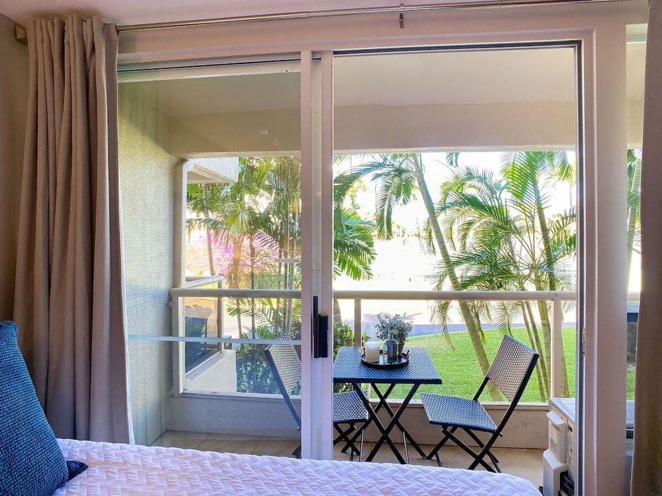 Private access to the lanai