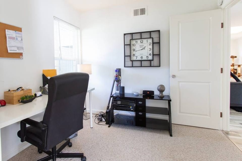 5th bedroom / office with air mattress 