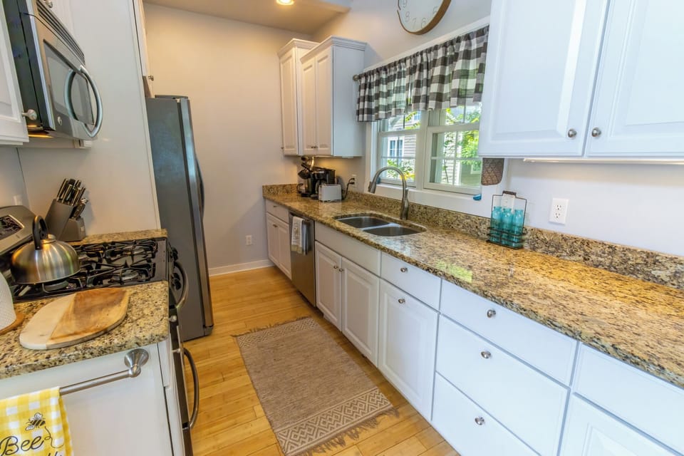 Main Level | Kitchen