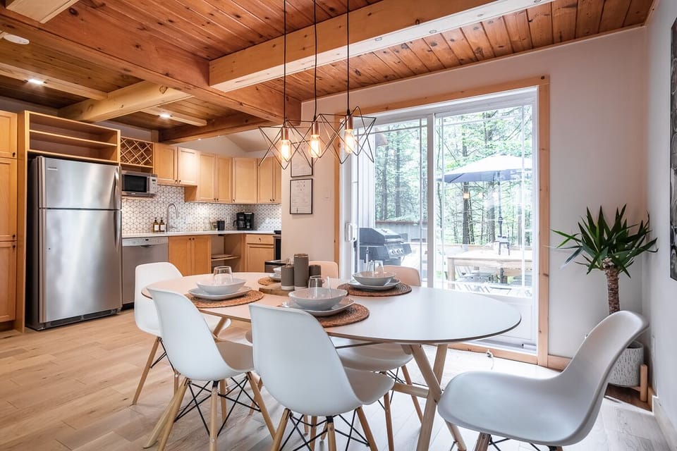 Chalet Finland dining room (5)
