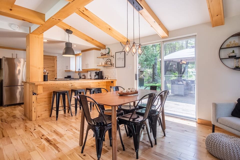 Chalet Scandinavian dining and kitchen spaces