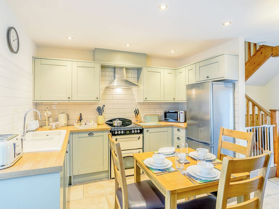 Kitchen/diner | Shepherds Nook - Windleden Farm Cottages, Don View, near Dunford Bridge