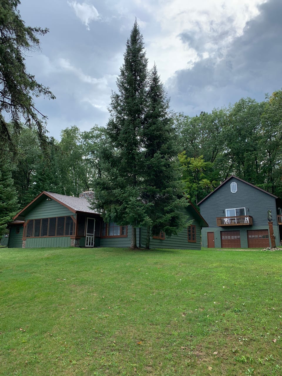 Main house (left) and loft house (right)
We sleep up to 18 guests!