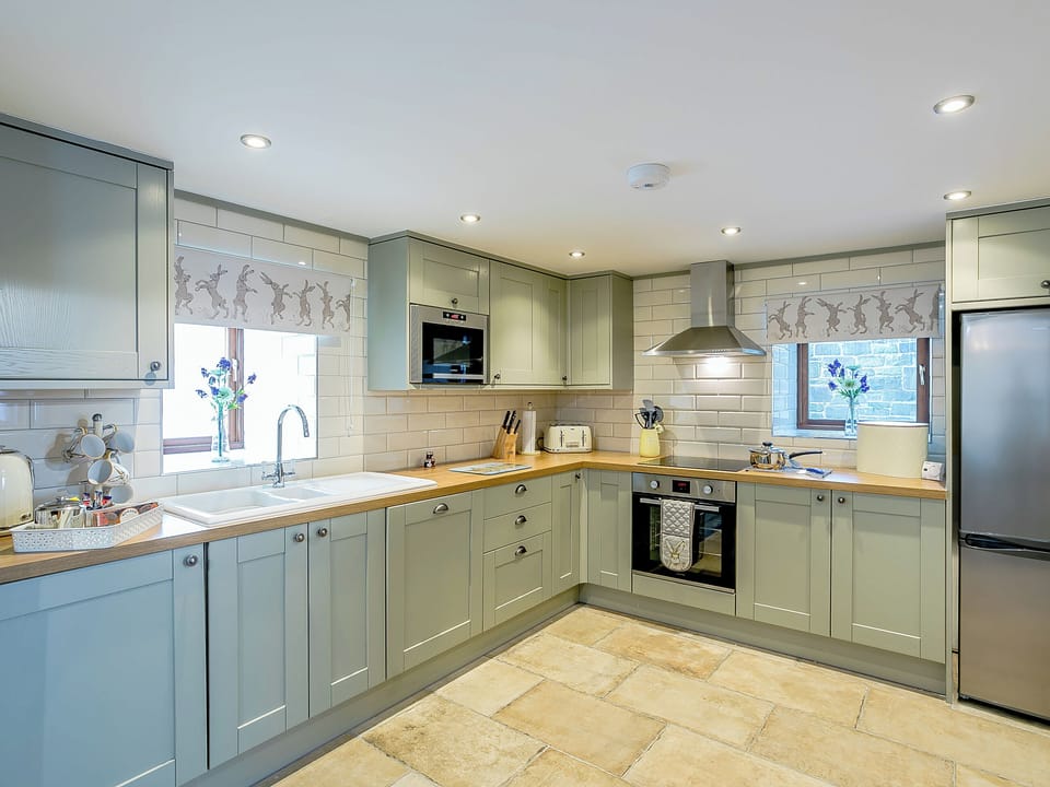 Kitchen | Woodland&rsquo;s Clough - Windleden Farm Cottages, Don View, near Dunford Bridge