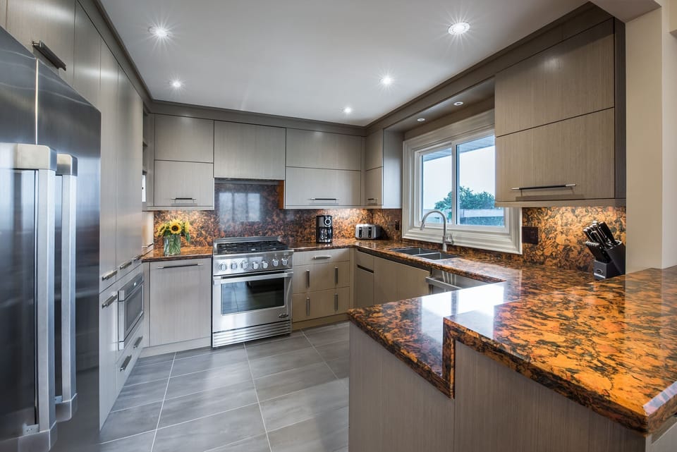 Gourmet kitchen