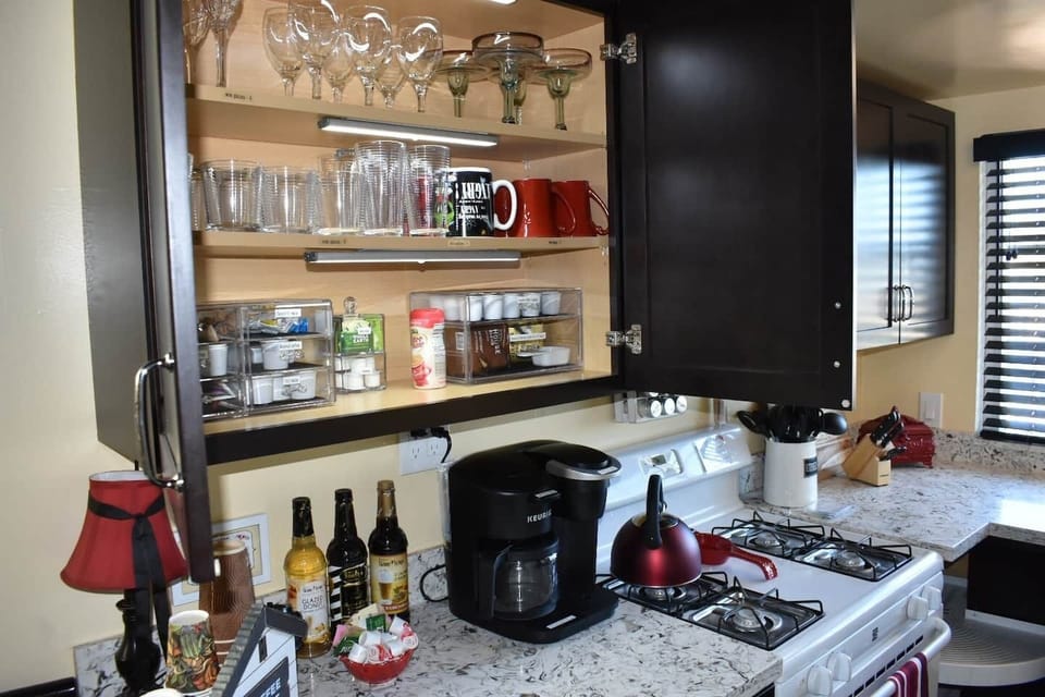 Extensive coffee service (decaf, flavored, hot cocoa, teas, syrups, creamers)