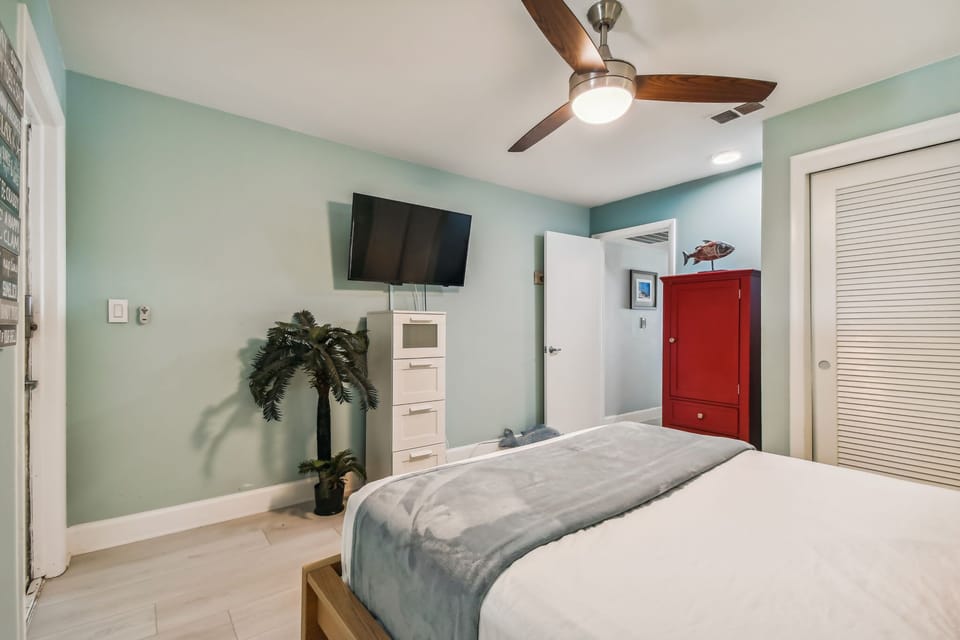 Queen Bed