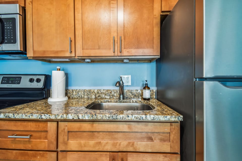 Sink and Appliances