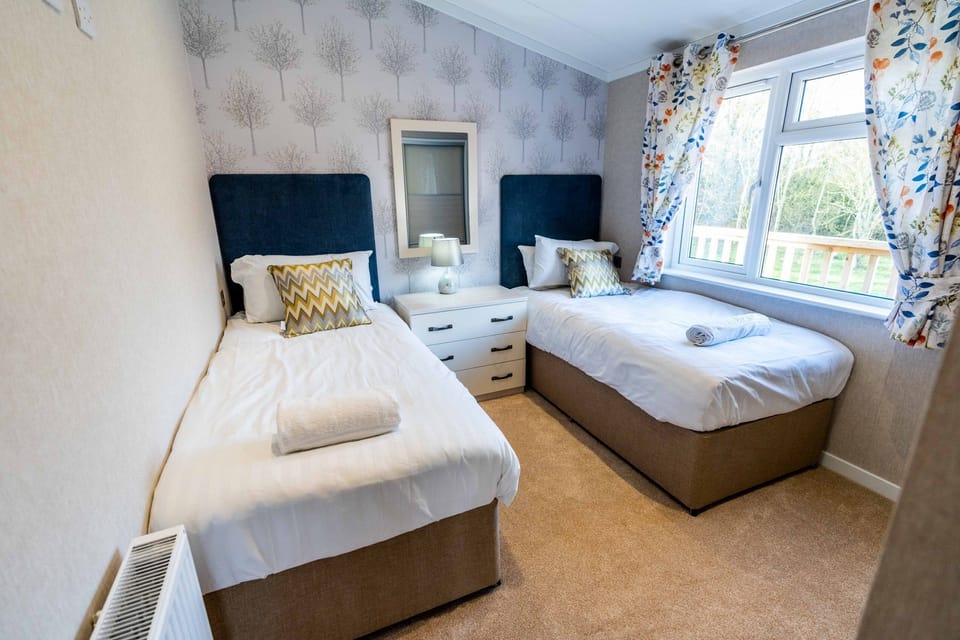 Twin bedroom