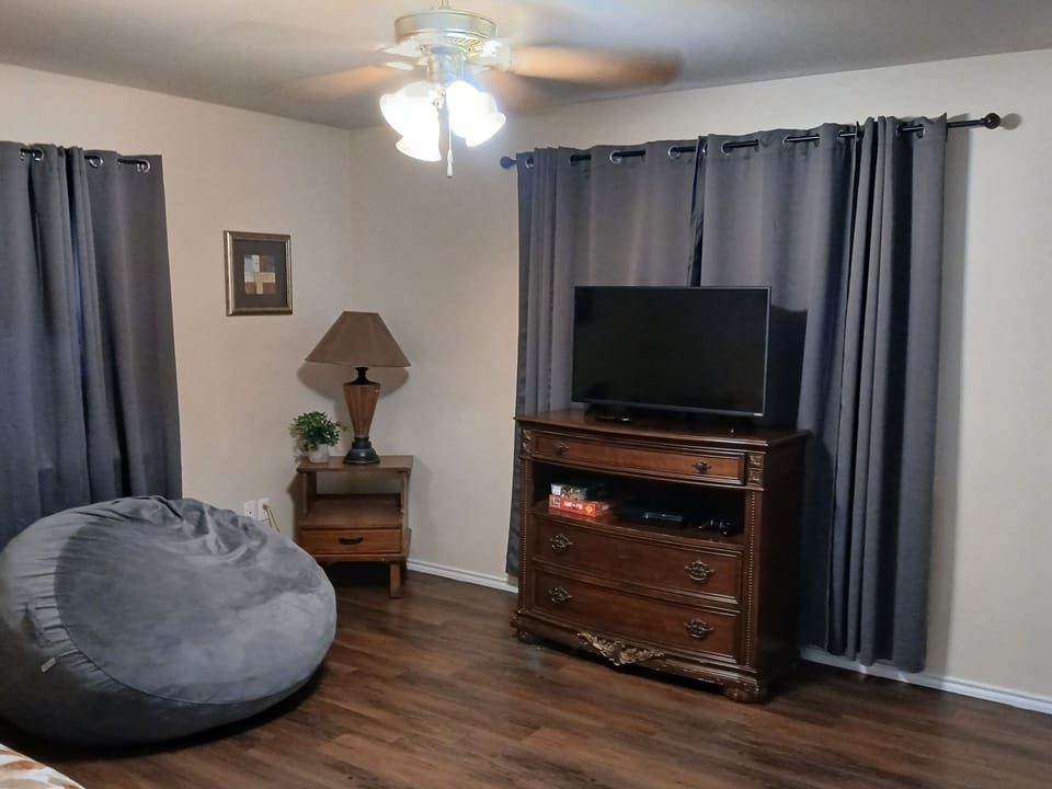 interior, indoor, climate control, living area, television