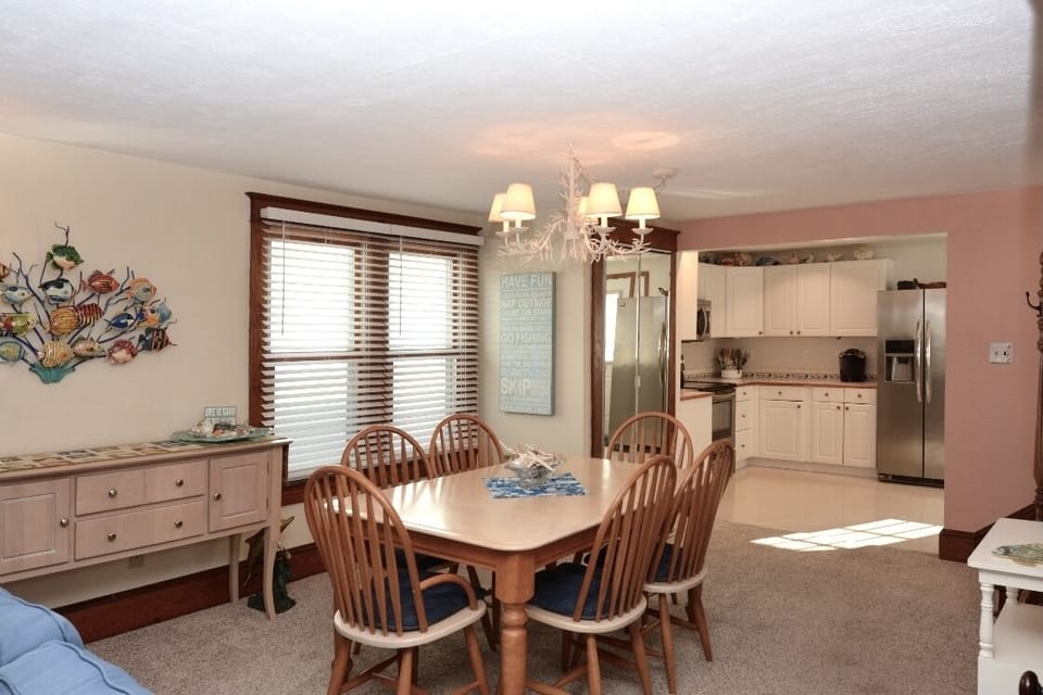 Dining room seats 8