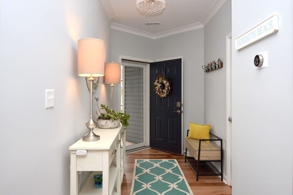 Beautiful Entry Way w/ Hardwood Flooring and Custom Paint