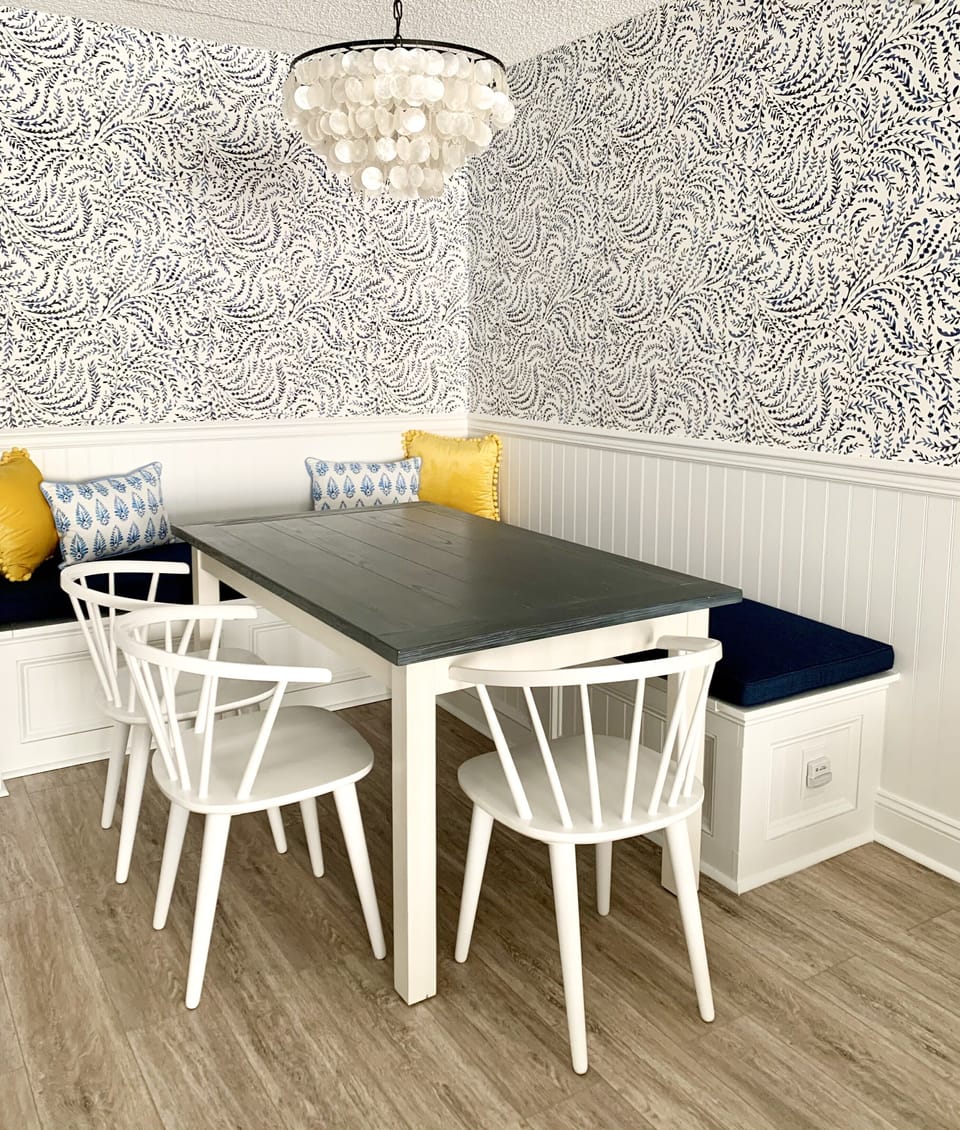 Custom Built-in Dinning Nook