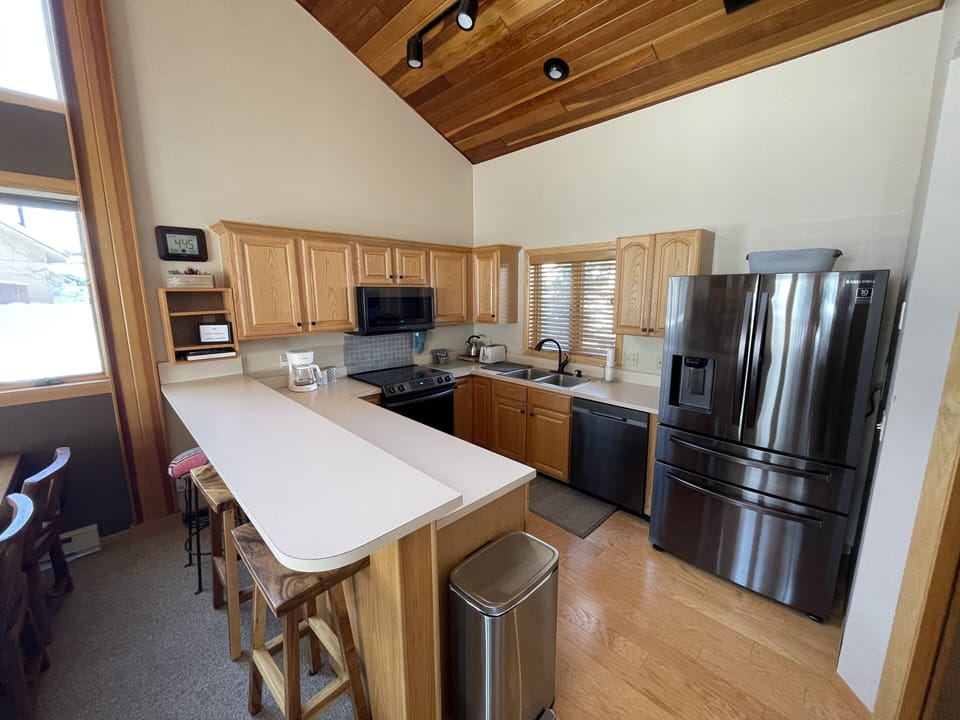 Kitchen - Extra large fridge