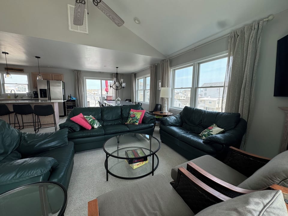 Open concept living, dining, and kitchen