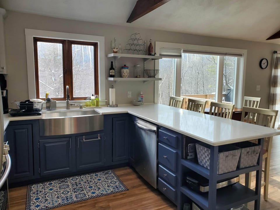 Upstairs full eat-in-kitchen