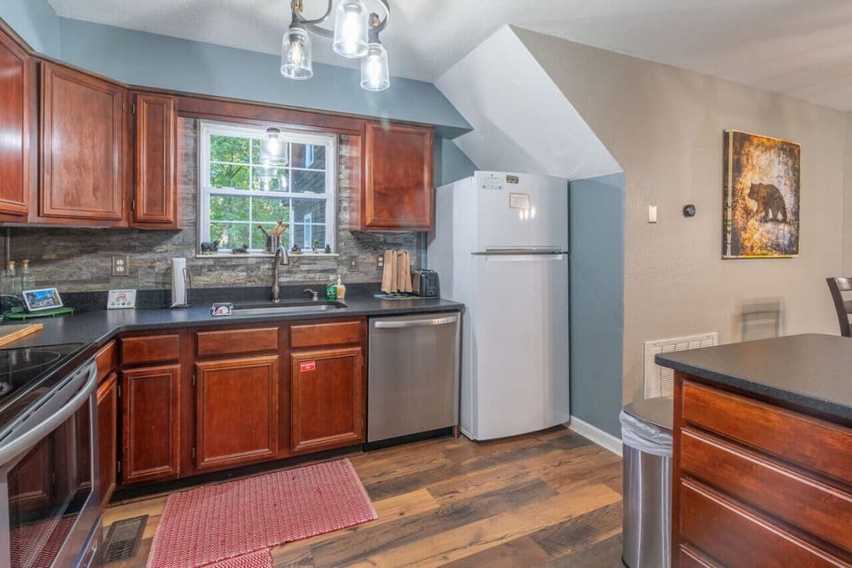 Dishwasher, Microwave, Dual Coffee Maker, Etc.