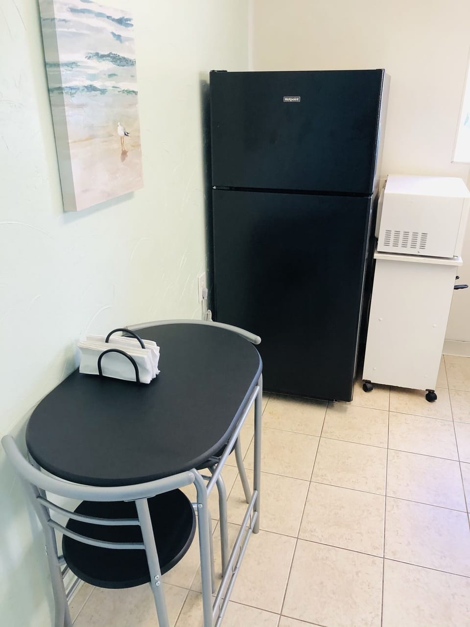 New dinette and fridge with ice maker Jan 2021