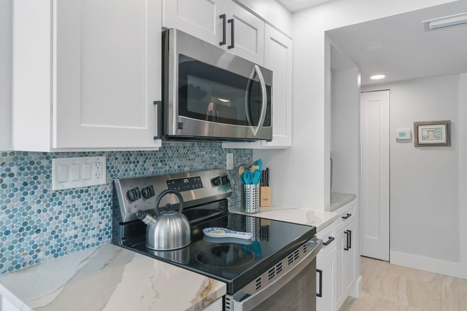 All new kitchen with stainless appliances