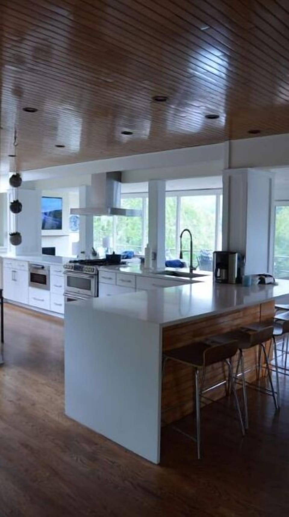 Open floor plan; eat-in kitchen