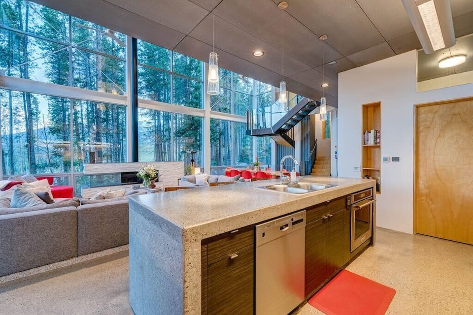 Who wouldn't want to cook in Seventh Heaven's amazing open kitchen?