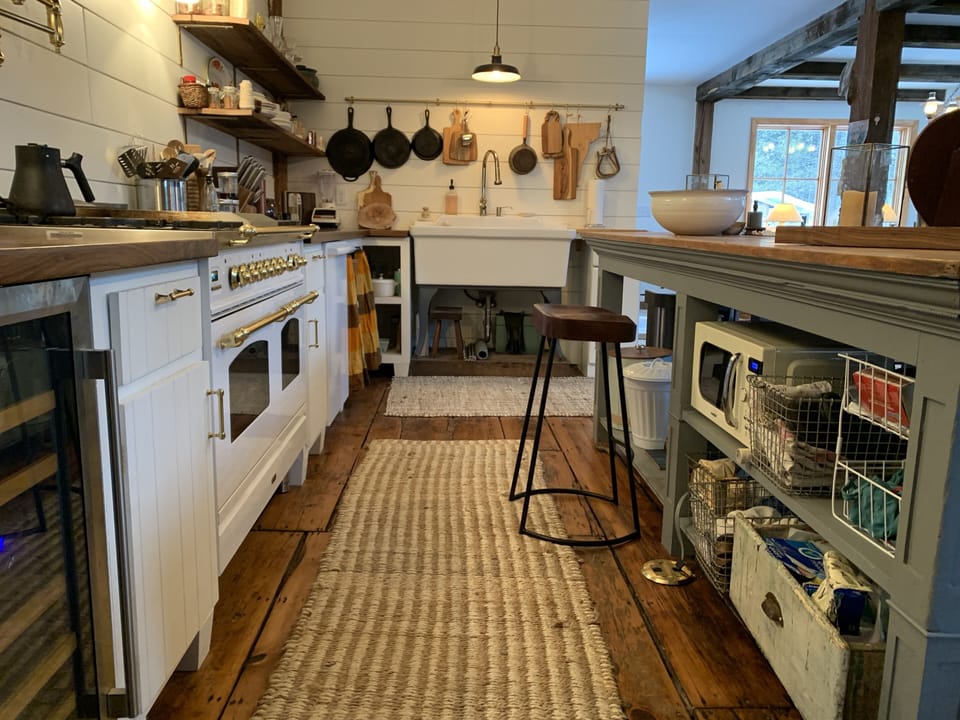 Fully stocked Kitchen!