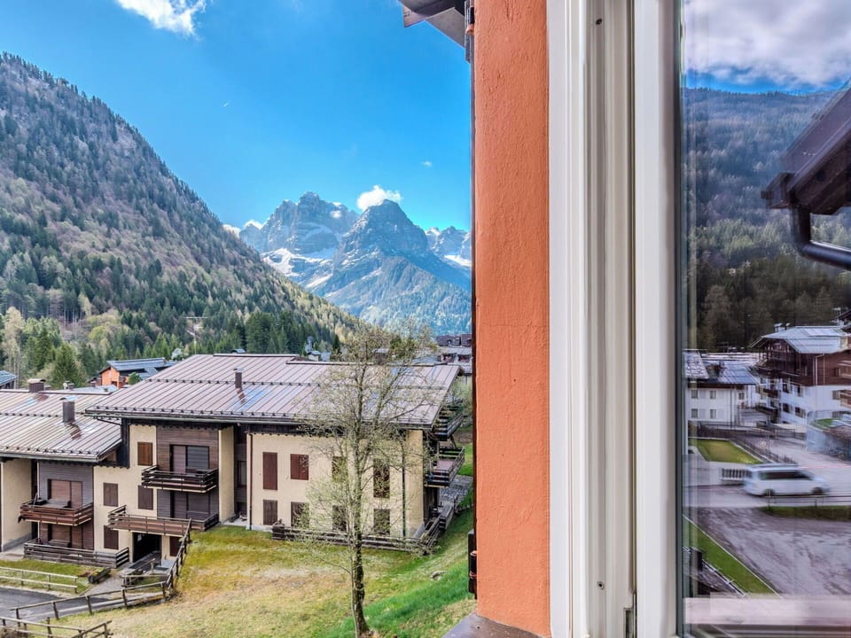 Mountainous Landforms, Mountain, Hill, Mountain Range, Valley, Hill Station, Alps, Village, Mountain Village, Glacial Landform