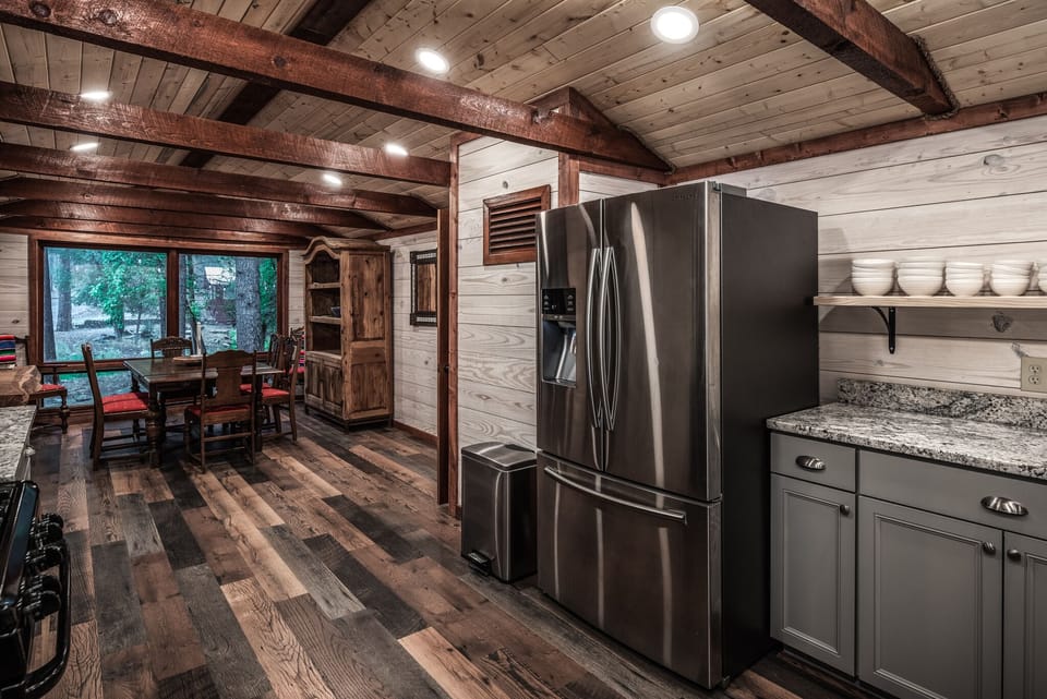Kitchen and Dining Area (2)