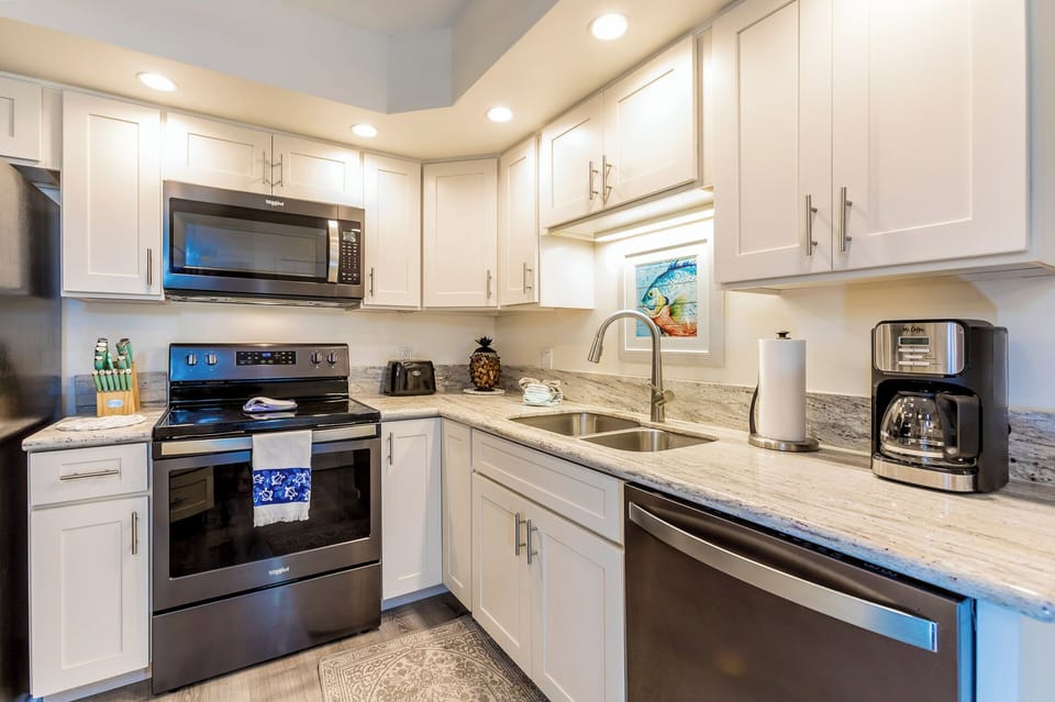We have fully stocked kitchen so that you can easily prepare your favorite meal.