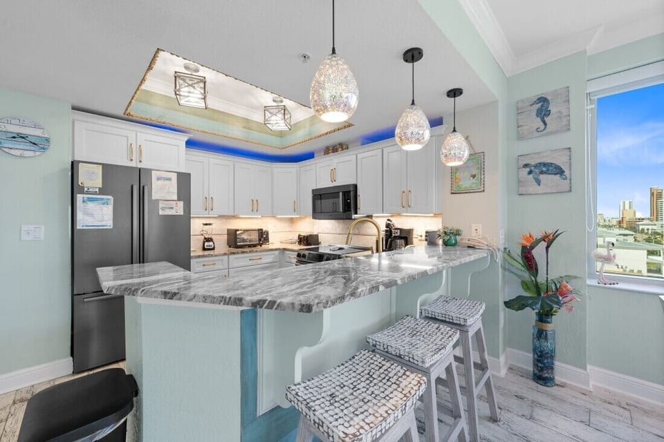 Crystal Tower 601 Kitchen Counter Seats 3