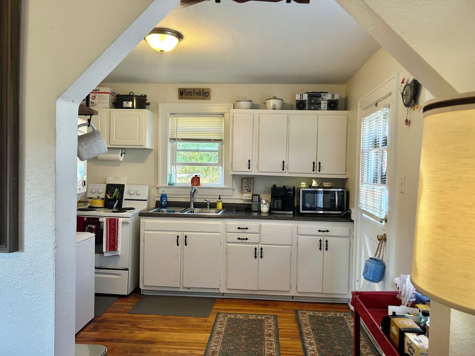 Lovely kitchen stocked with teas and coffees