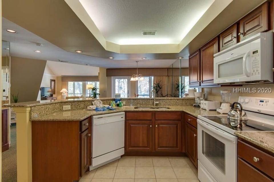 Villa has all the kitchen appliances needed to cook meals at home.